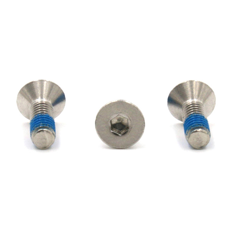Scriúnna soicéad heicsidheachúlach ceann countersunk ardaithe le paiste níolón Scriúnna soicéad heicsidheachúlach ceann countersunk ardaithe le paiste níolón
